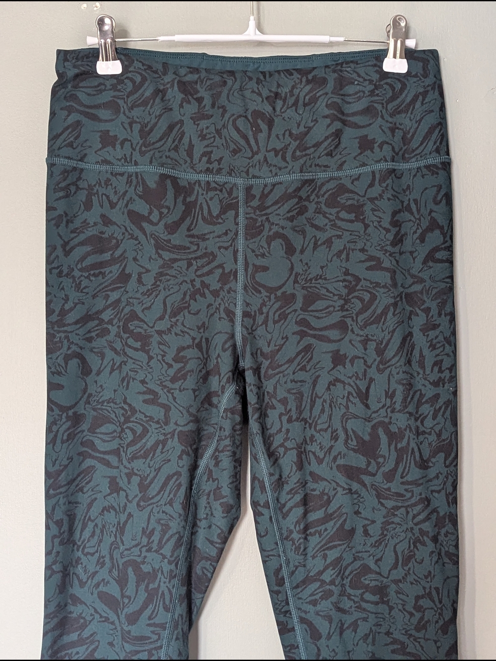 4/$10 ✨ Athletic Works Patterned Teal & Black High-Waist Leggings Women's - Picture 4 of 10